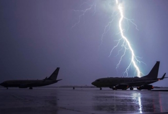Как самолеты защищены от молний?